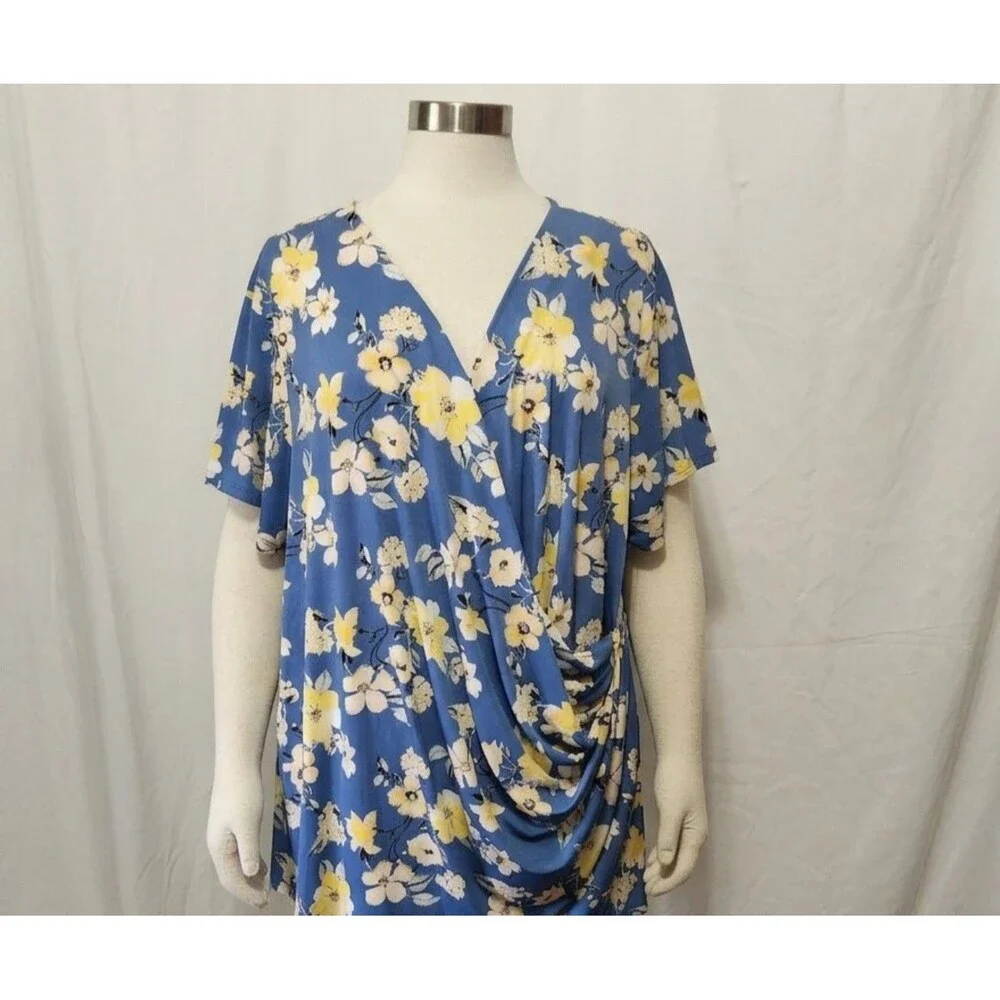 C EST 1946 Woman Top 18/20W Crossover Side Ruched Blue Yellow Floral Stretch - Picture 3 of 9